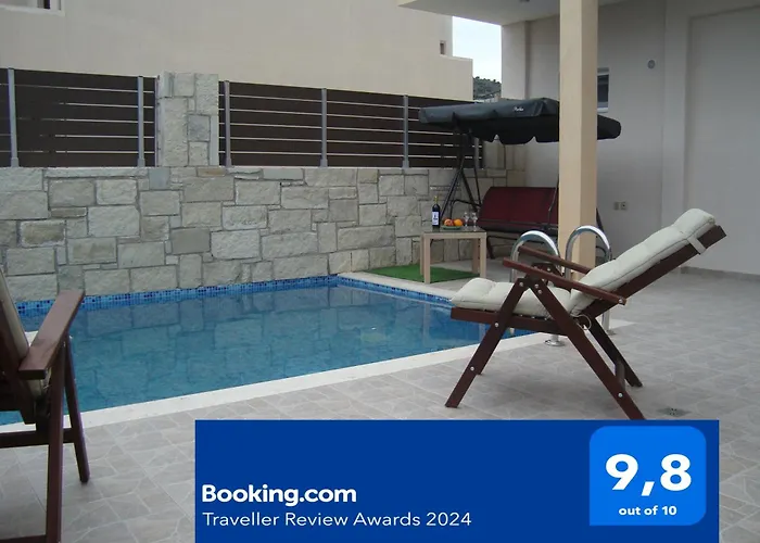 “Theeporto” Maisonette With Pool