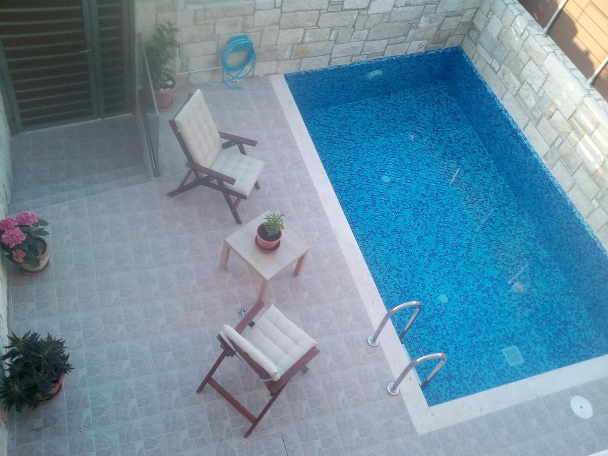 “theeporto” Maisonette With Pool