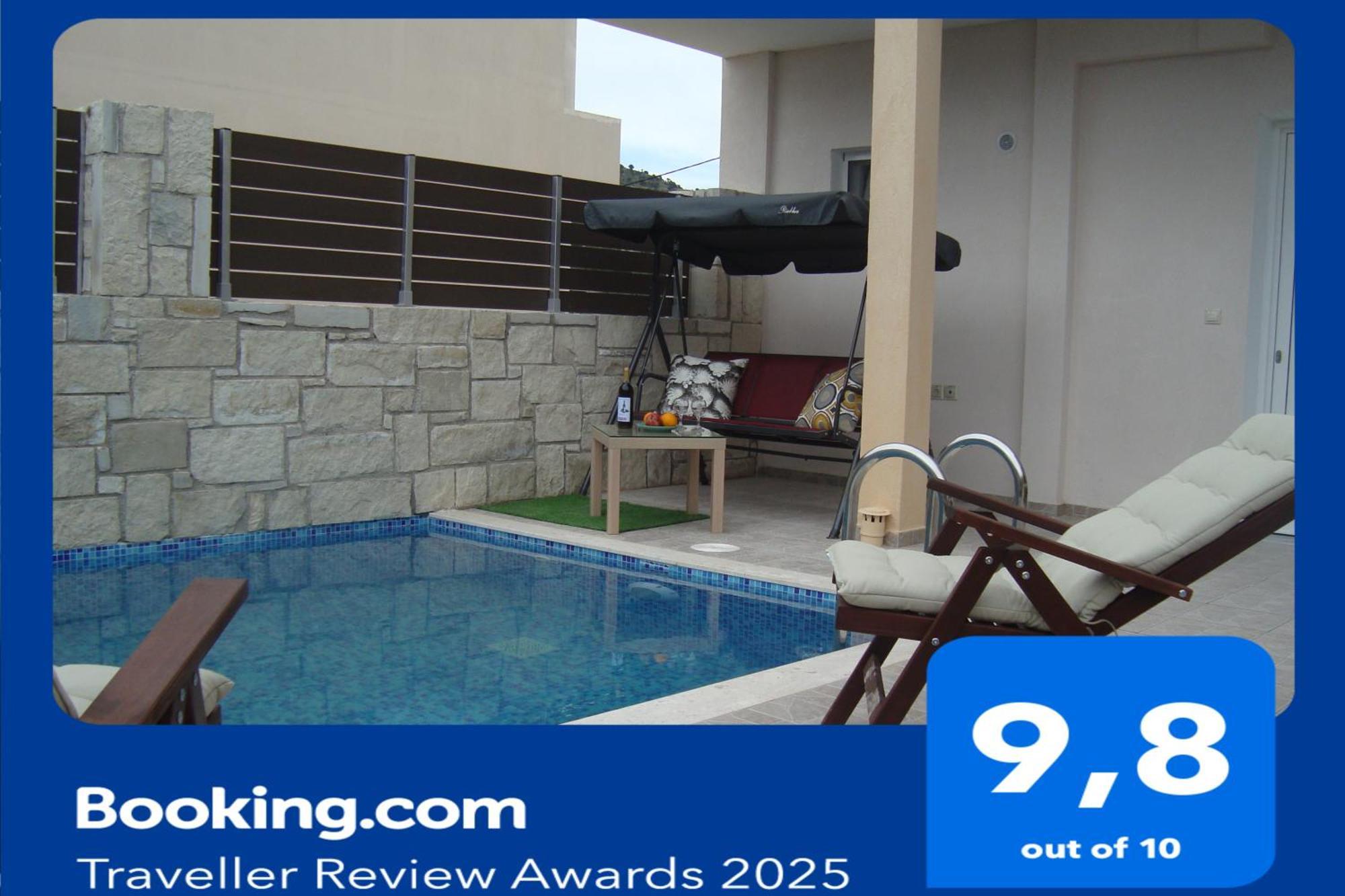 “theeporto” Maisonette With Pool *
