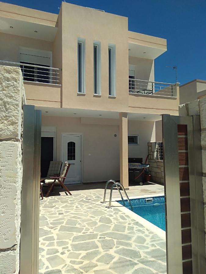 “theeporto” Maisonette With Pool *